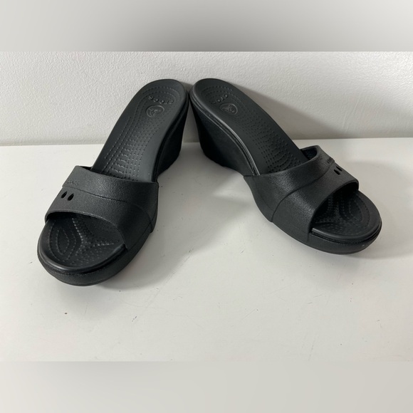 Crocs Women’s Size 8 Black Sassari Style Wedge Heels - Picture 5 of 9